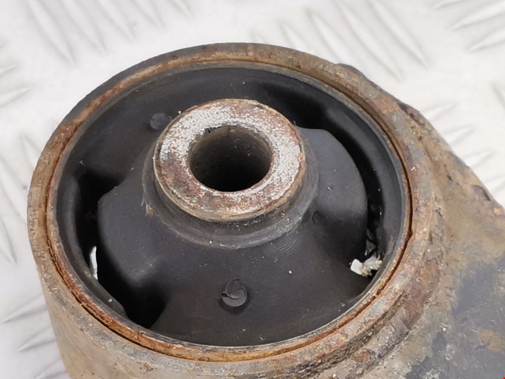 Рычаг передний правый KIA Magentis 2000-2006