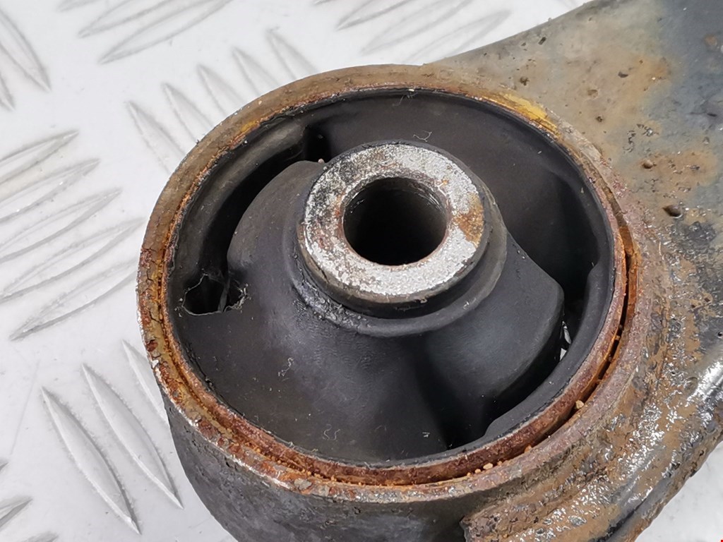 Рычаг передний правый KIA Magentis 2000-2006