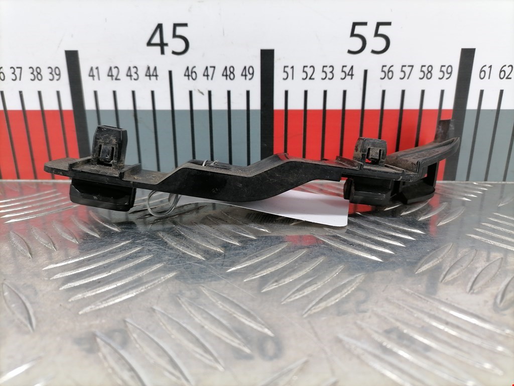 Кронштейн переднего бампера левый HYUNDAI Getz 2002-2011