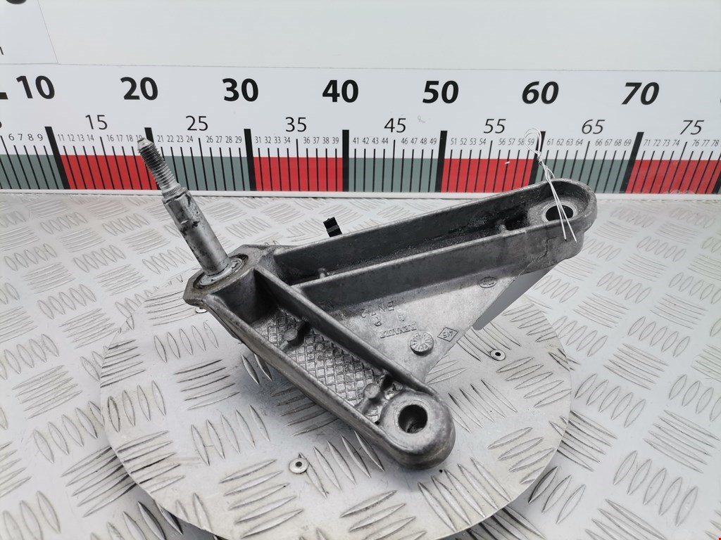 Кронштейн (крепление лапа) двигателя Renault Megane 2 (2002-2009)