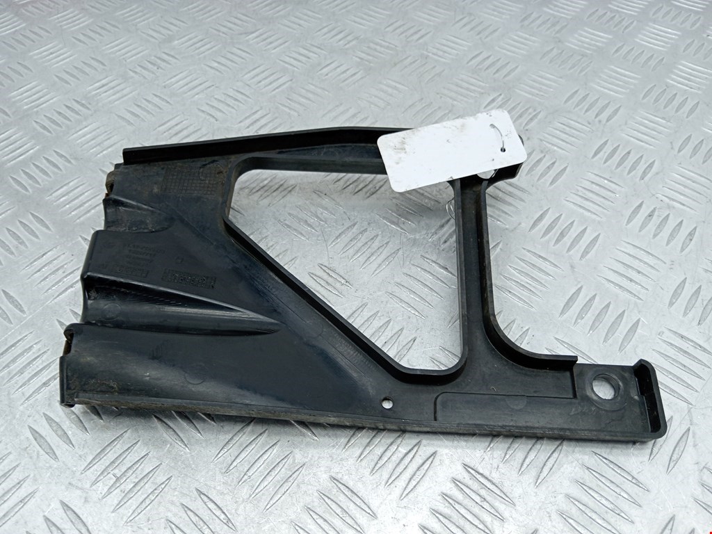 Кронштейн заднего бампера левый правый BMW 1er E81\E87 2004-2011