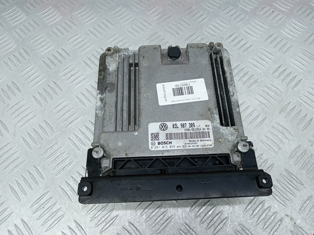 Блок управления двигателя (ЭБУ) VOLKSWAGEN Passat B6 2005-2011