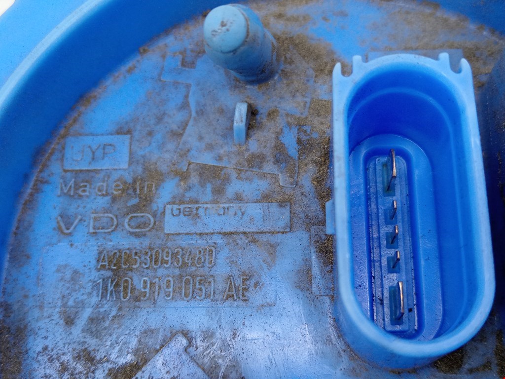 Насос топливный (электрический) VOLKSWAGEN Golf V 2003-2009