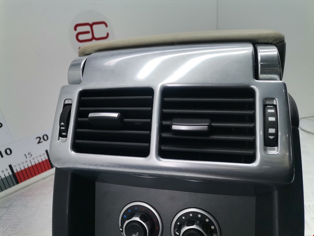 Подлокотник в салон LAND ROVER Range Rover 2002-2012