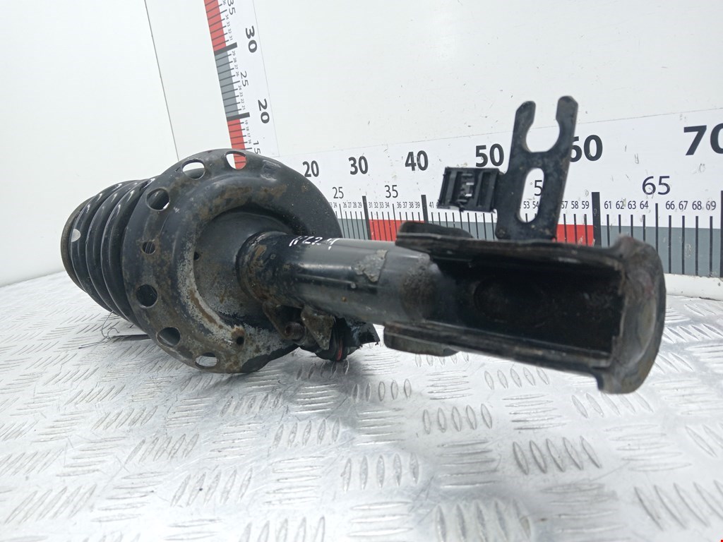 Амортизатор передний правый OPEL Zafira B 2005-2012