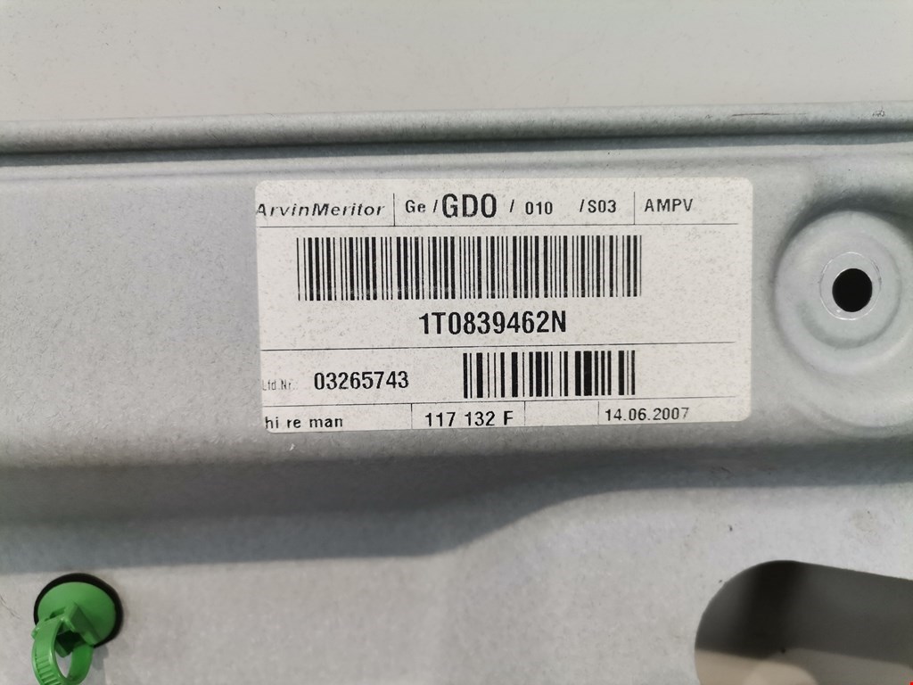 Стеклоподъемник задний правый VOLKSWAGEN Touran 2003-2010