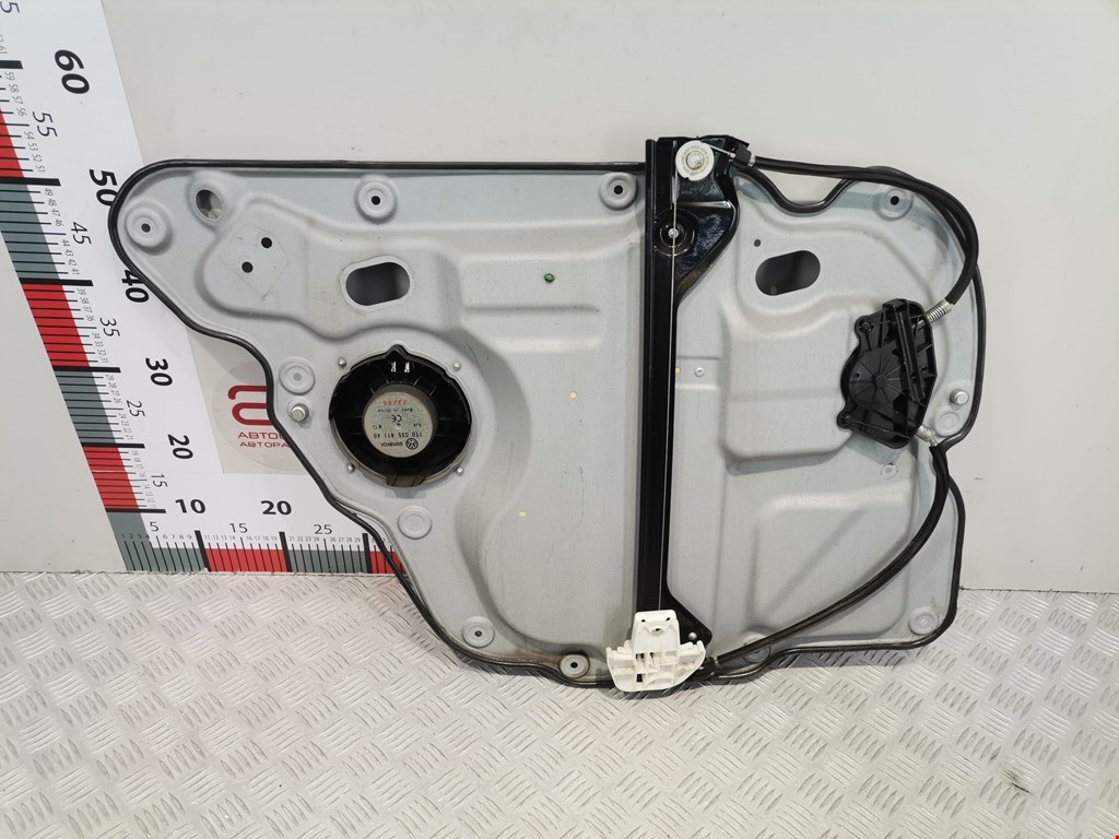 Стеклоподъемник задний правый VOLKSWAGEN Touran 2003-2010