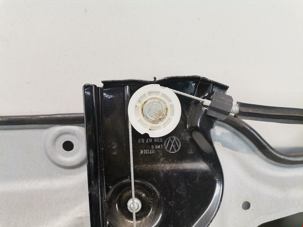 Стеклоподъемник задний правый VOLKSWAGEN Touran 2003-2010