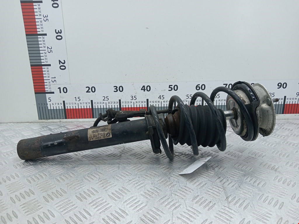 Стойка амортизатора переднего левого BMW 1-Series (E81/E82/E87/E88) (2004-2014)