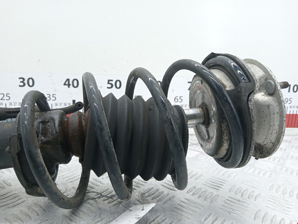 Амортизатор передний левый BMW 1er E81\E87 2004-2011