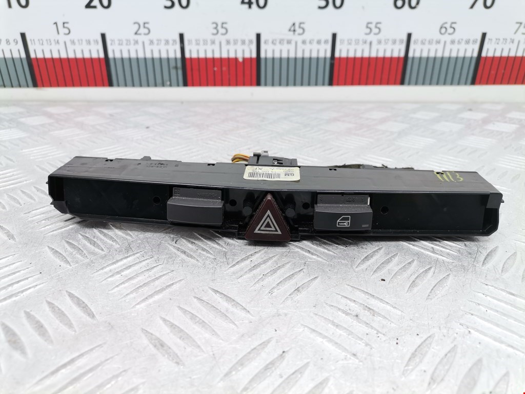 Кнопка аварийной сигнализации (аварийки) OPEL Astra H/Family 2004-2015