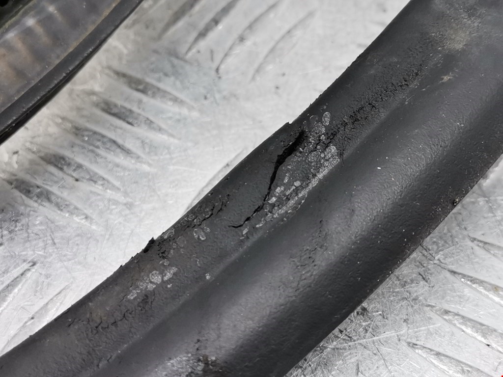 Уплотнитель (наружный) VOLKSWAGEN Passat B6 2005-2011