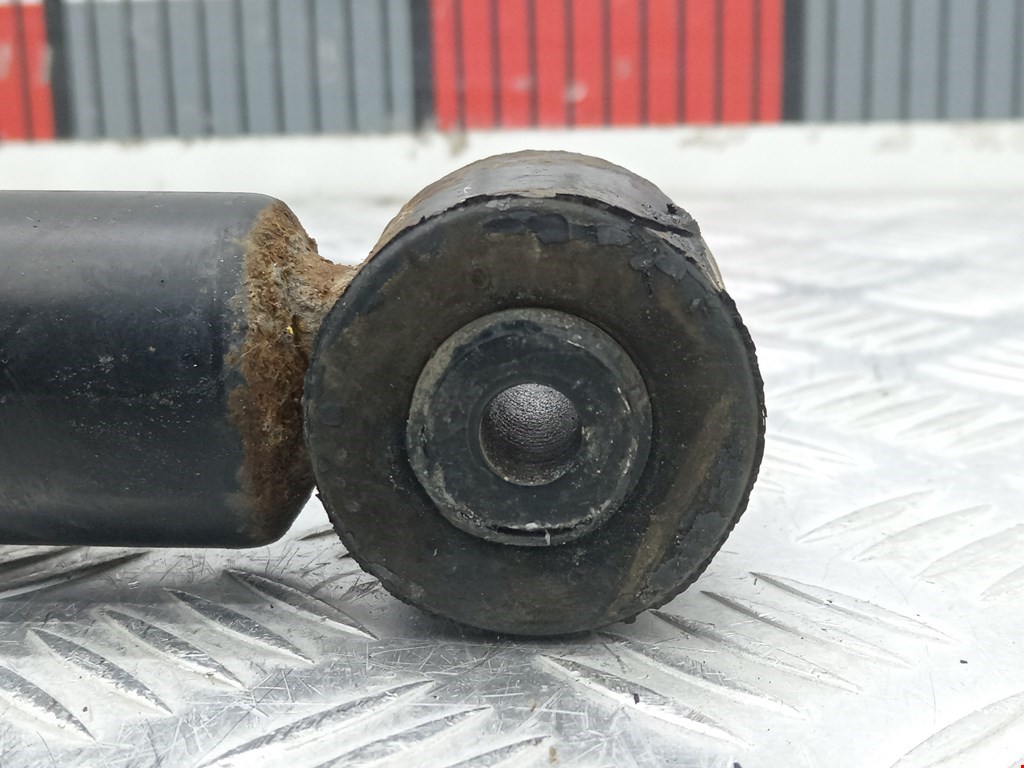 Амортизатор задний левый VOLKSWAGEN Passat B5 1997-2005