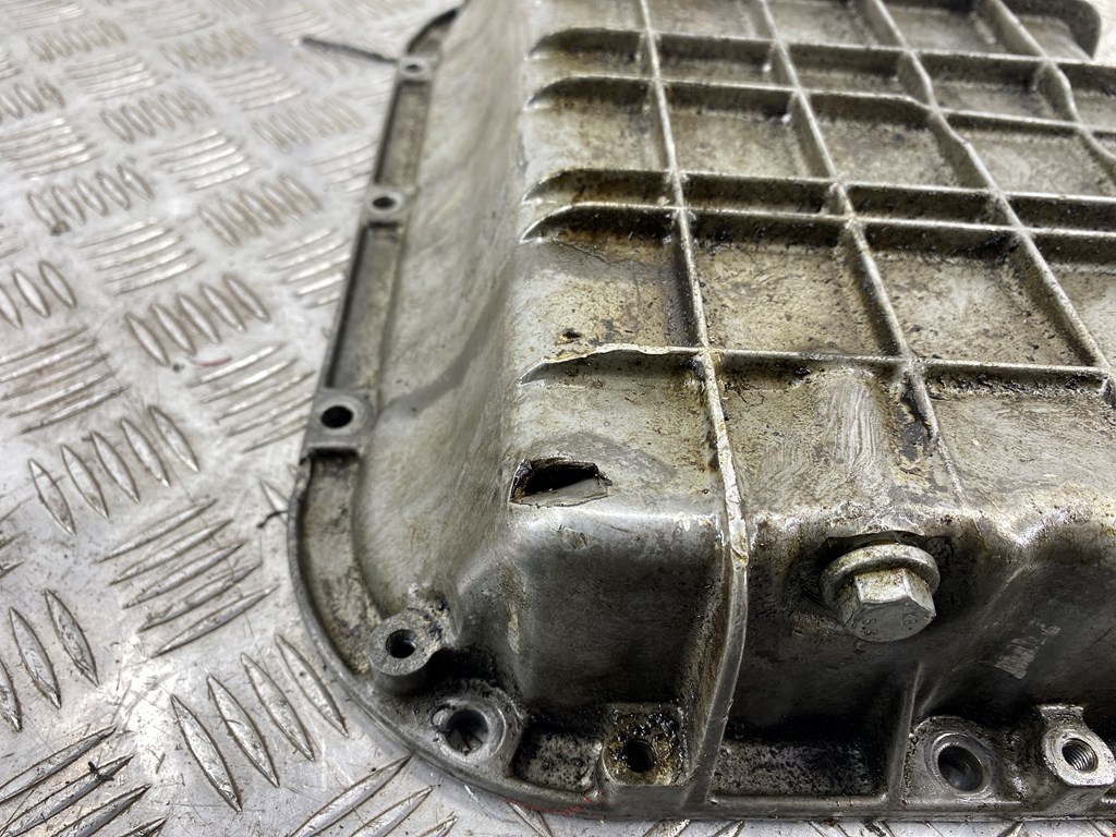 Поддон масляный двигателя MERCEDES-BENZ E-Class W210, S210 1995-2002