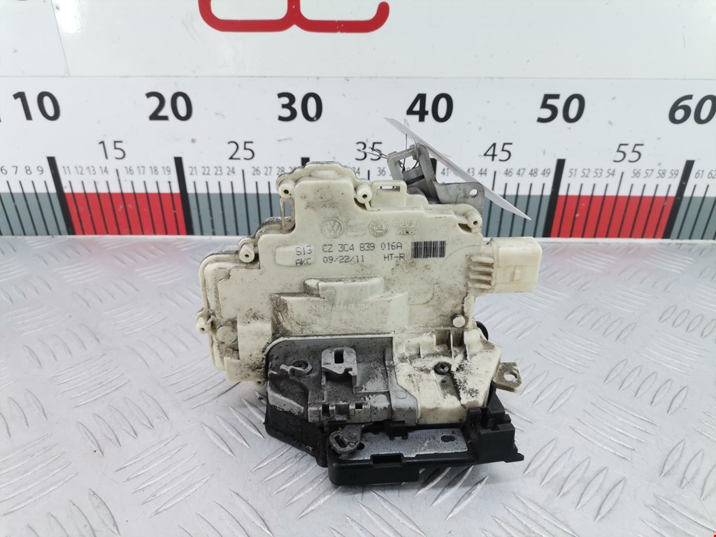 Замок двери задней правой VOLKSWAGEN Passat B7 2011-2015