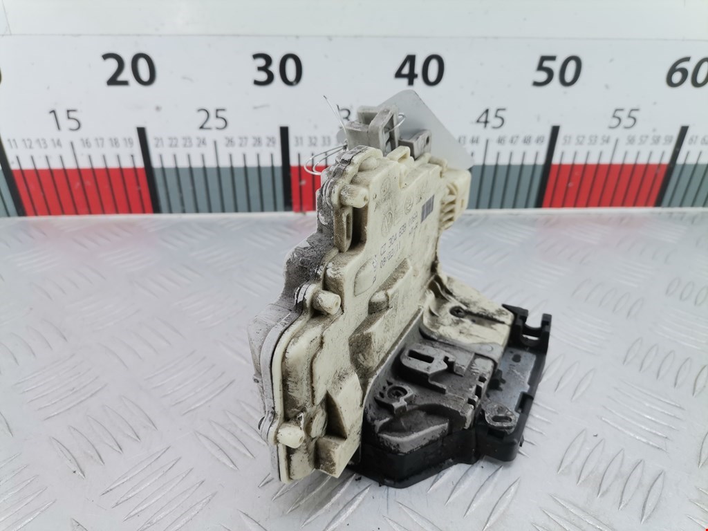 Замок двери задней правой VOLKSWAGEN Passat B7 2011-2015