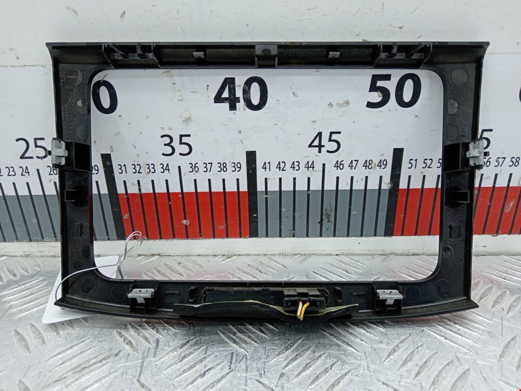 Рамка магнитолы VOLKSWAGEN Passat B6 2005-2011