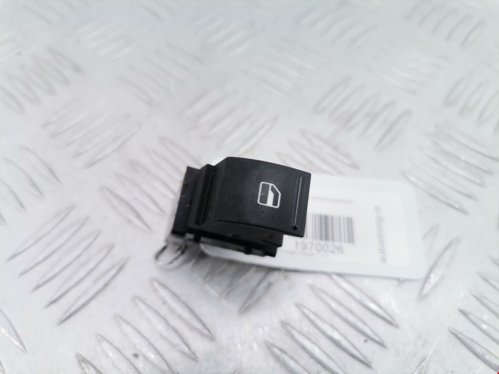 Кнопка стеклоподъемника Volkswagen Passat 7 (2012-2015)