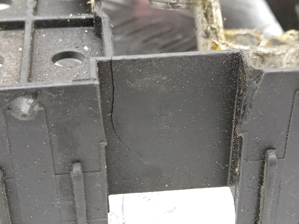 Клемма аккумулятора (плюс) + OPEL Astra J 2009-2017