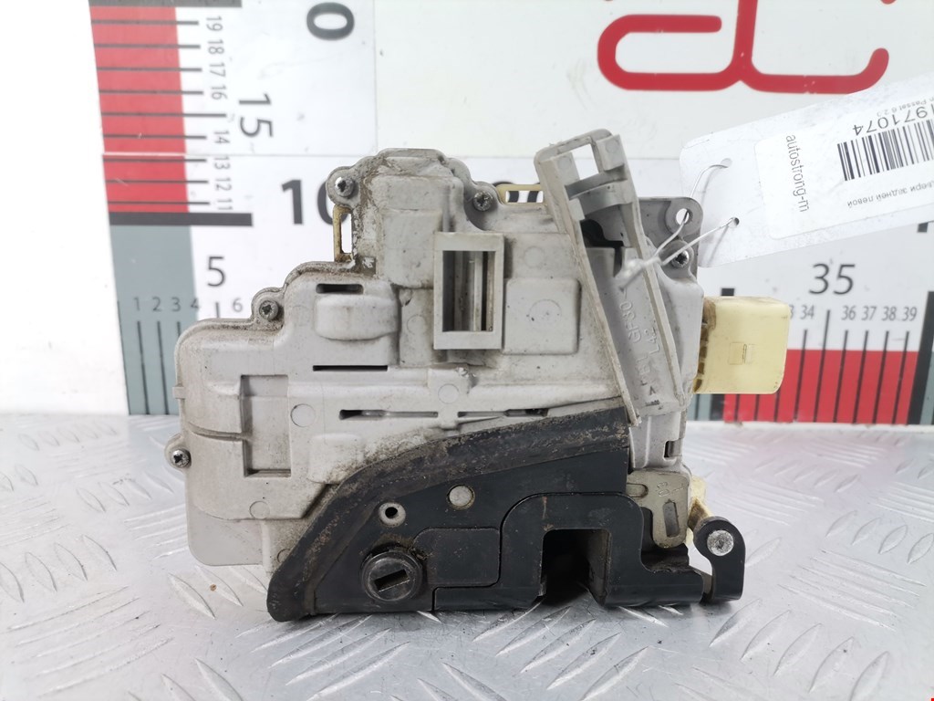 Замок двери задней левой VOLKSWAGEN Passat B6 2005-2011