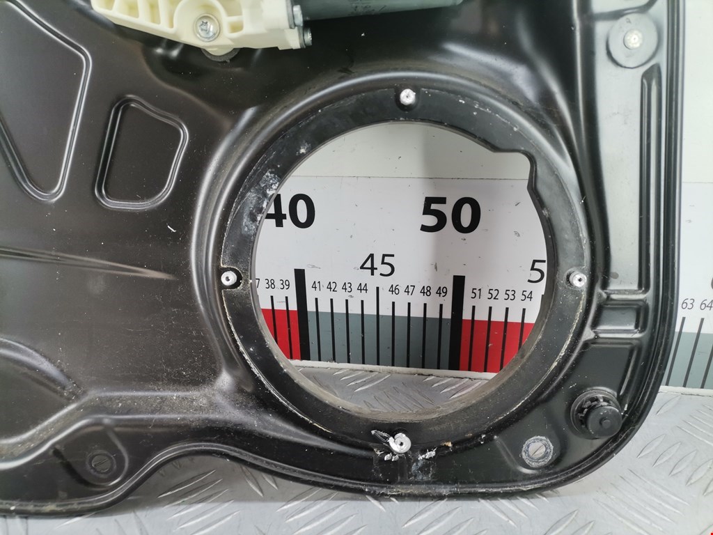 Стеклоподъемник задний левый VOLKSWAGEN Passat B6 2005-2011