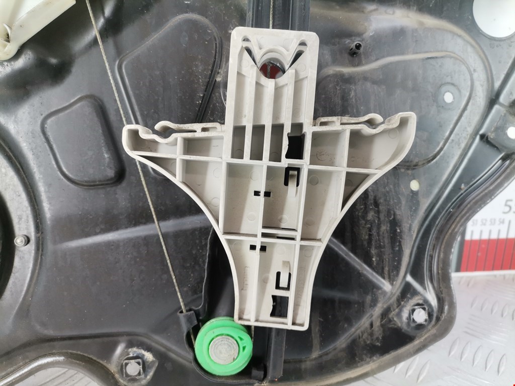 Стеклоподъемник задний левый VOLKSWAGEN Passat B6 2005-2011