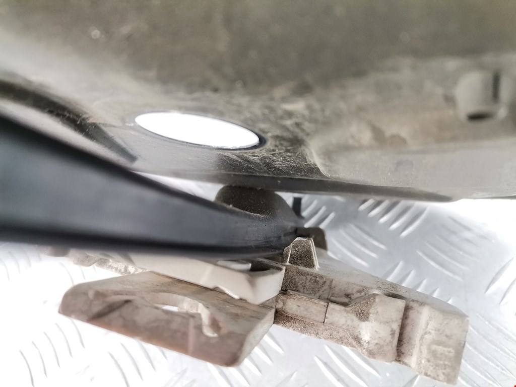 Стеклоподъемник задний левый VOLKSWAGEN Passat B6 2005-2011