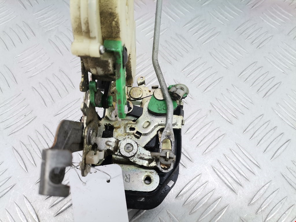 Замок двери передней правой KIA Sorento 2002-2009