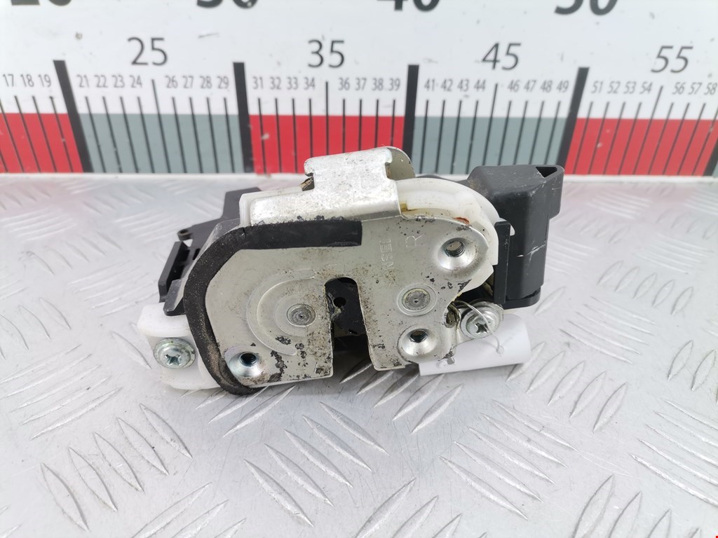 Замок двери задней правой MITSUBISHI L200 KB 2006-2015