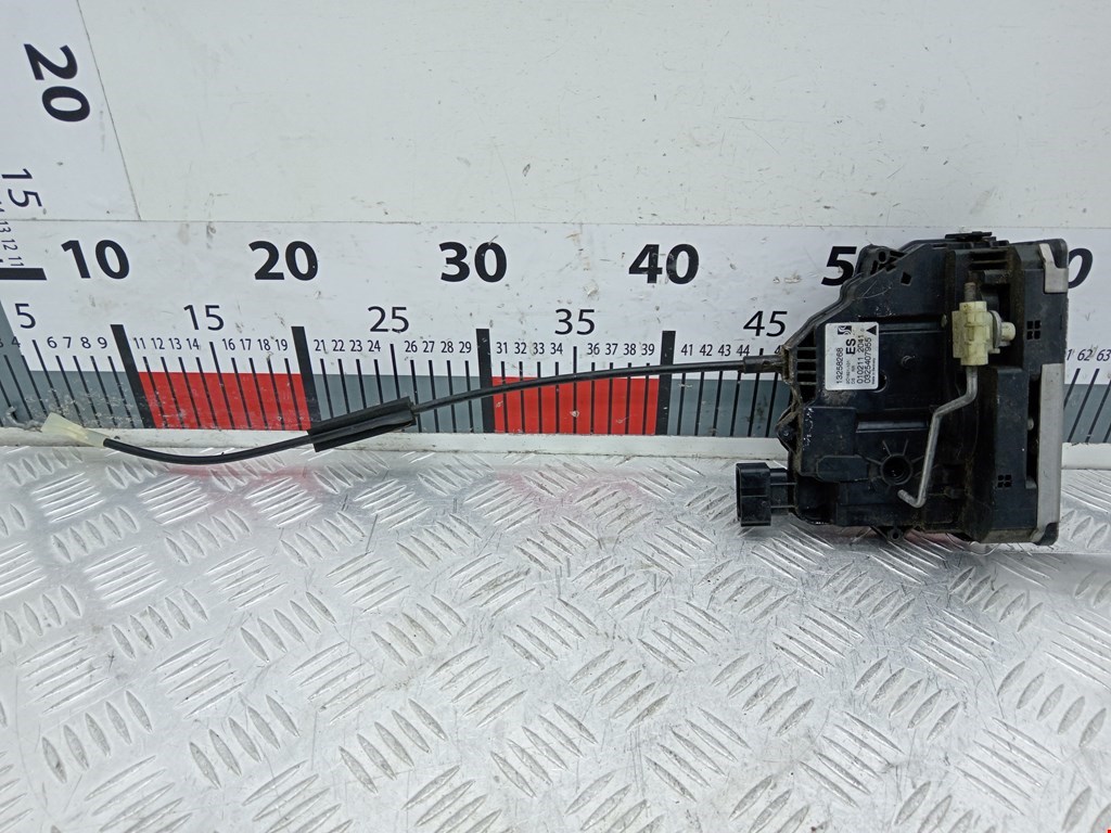 Замок двери задней правой OPEL Corsa D 2006-2014