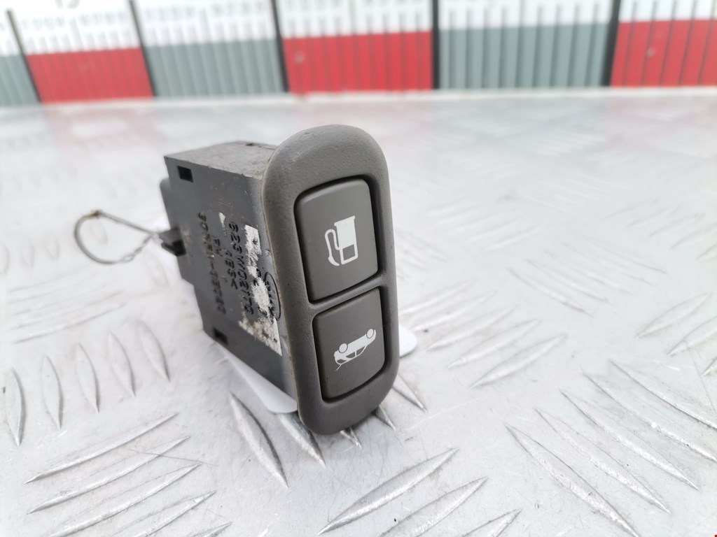 Кнопка открытия багажника Kia Sorento 1 (BL) (2002-2011)