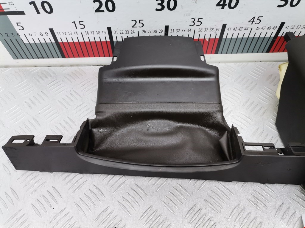 Кожух рулевой колонки VOLKSWAGEN Touareg 2002-2010