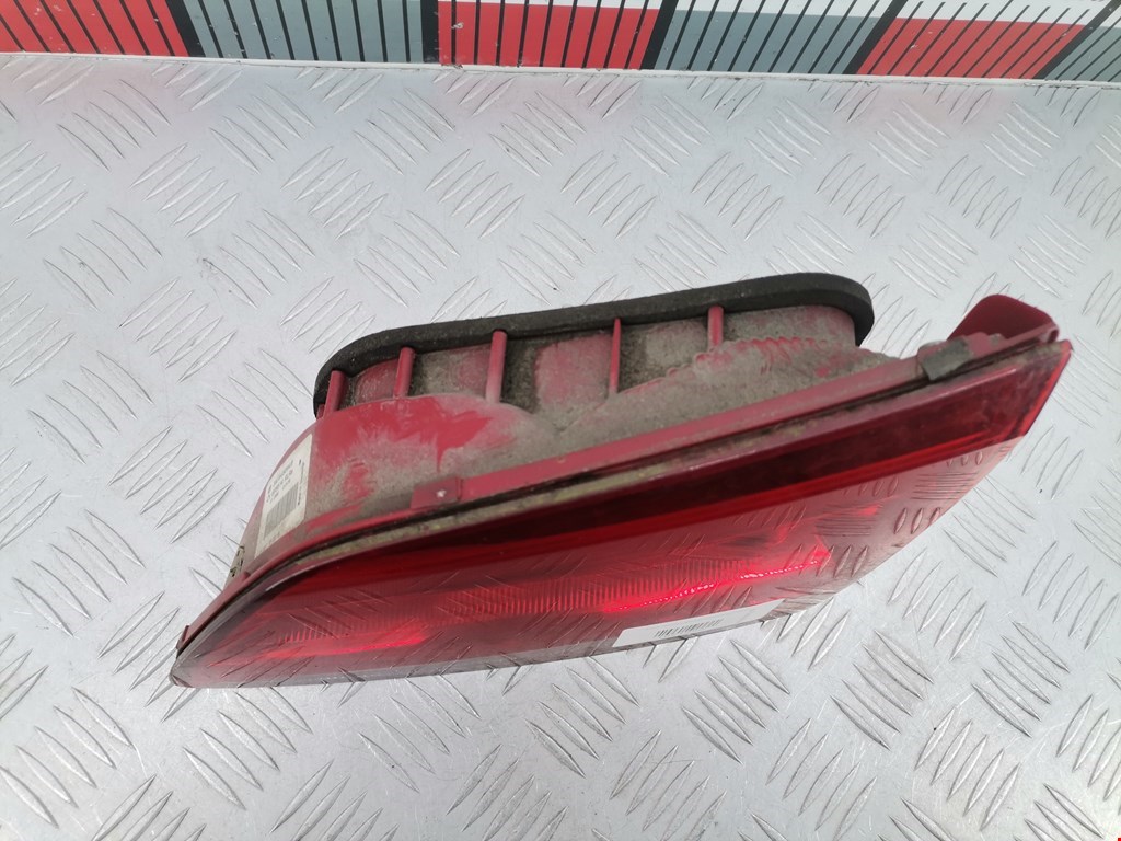 Фонарь задний внутренний правый VOLKSWAGEN Passat B7 2011-2015