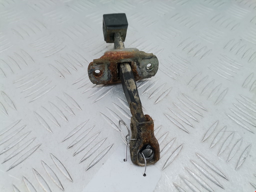 Ограничитель открывания двери MITSUBISHI L200 KB 2006-2015