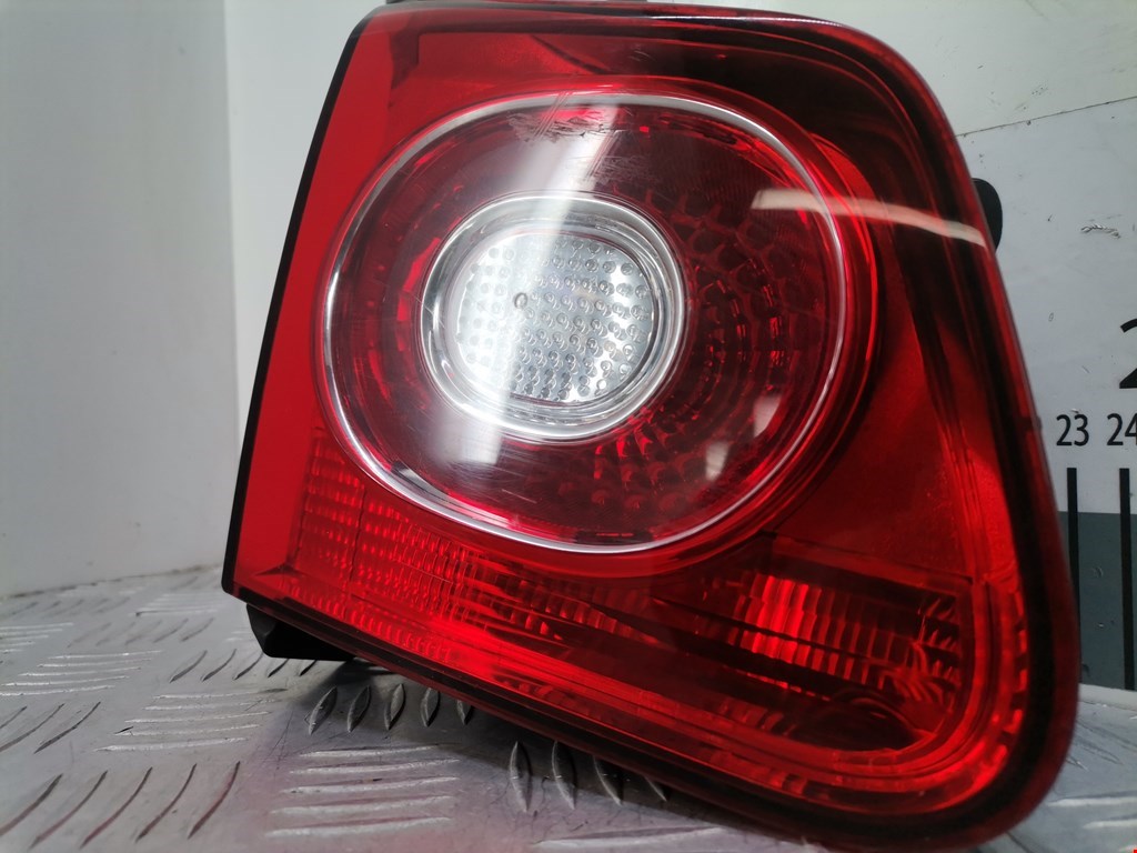 Фонарь задний внутренний левый VOLKSWAGEN Tiguan 2007-2016