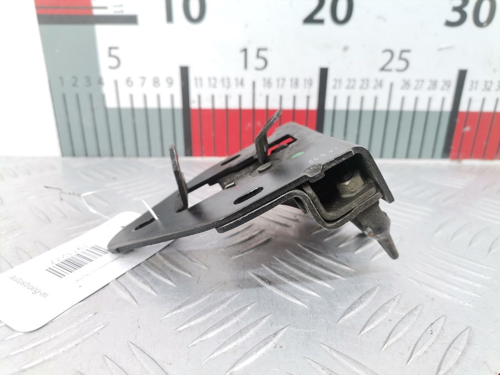 Замок двери распашной правой Opel Vivaro A (2001-2014)