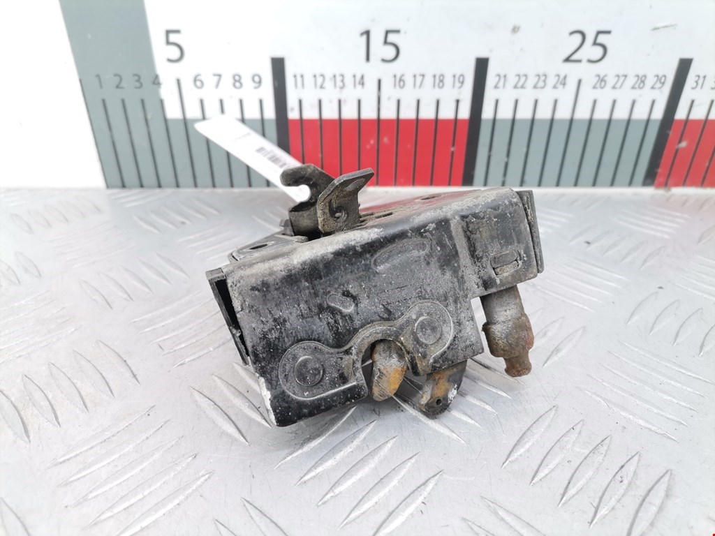 Замок двери распашной правой Opel Vivaro A (2001-2014)