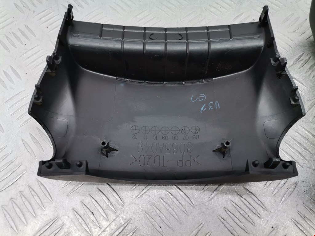 Кожух рулевой колонки MITSUBISHI Pajero IV 2006-2022