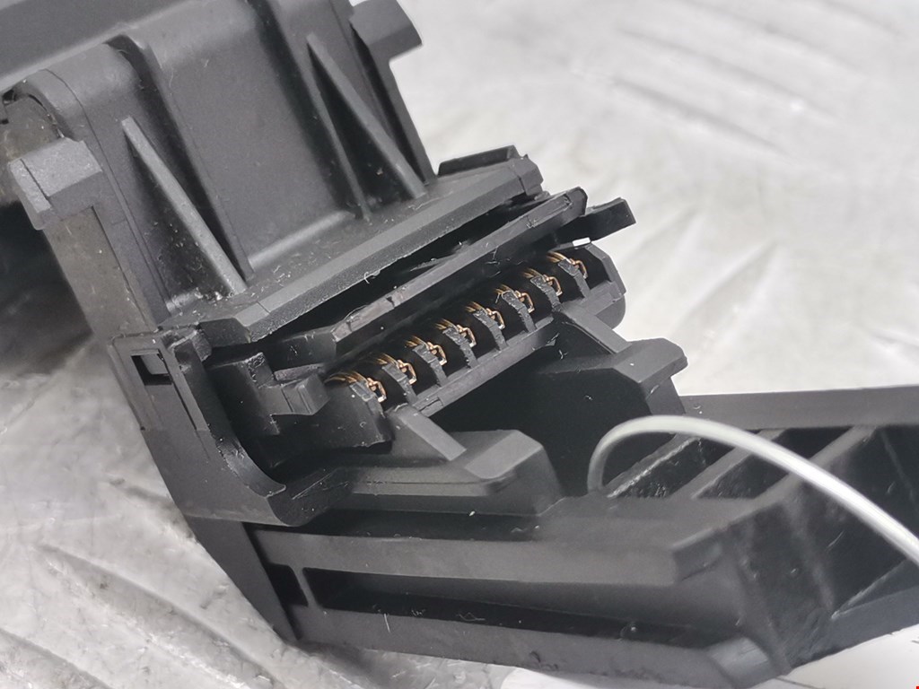 Переключатель подрулевой управления магнитолой PEUGEOT 207 2006-2015