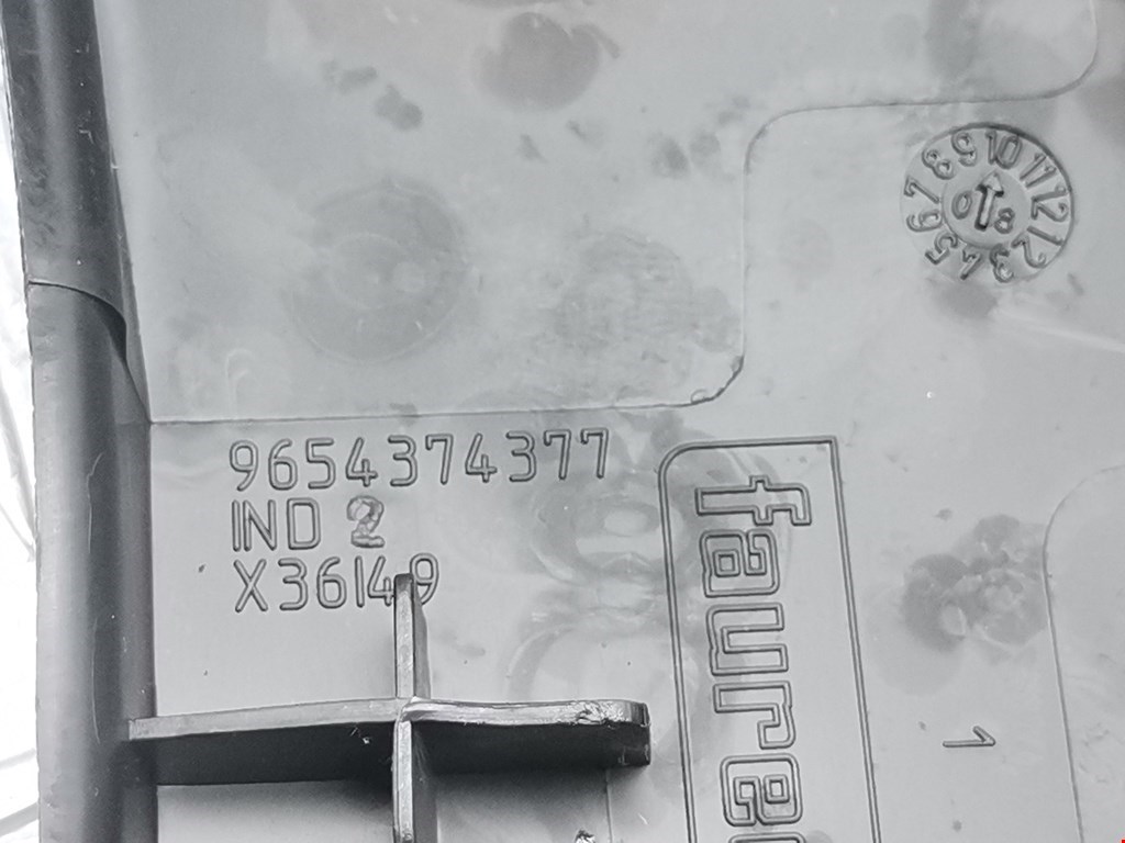 Кожух рулевой колонки PEUGEOT 207 2006-2015