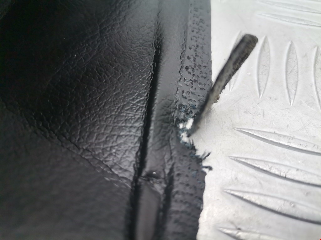 Кожух рулевой колонки PEUGEOT 207 2006-2015