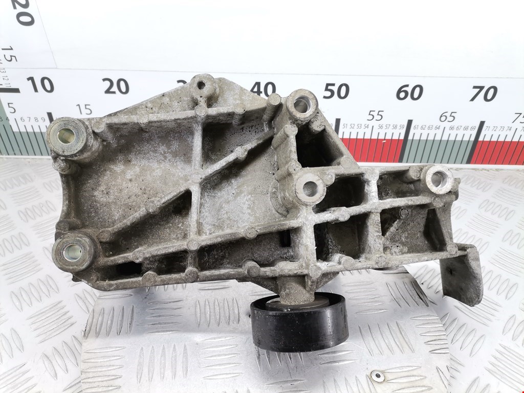 Кронштейн генератора SAAB 9-5 1997-2010