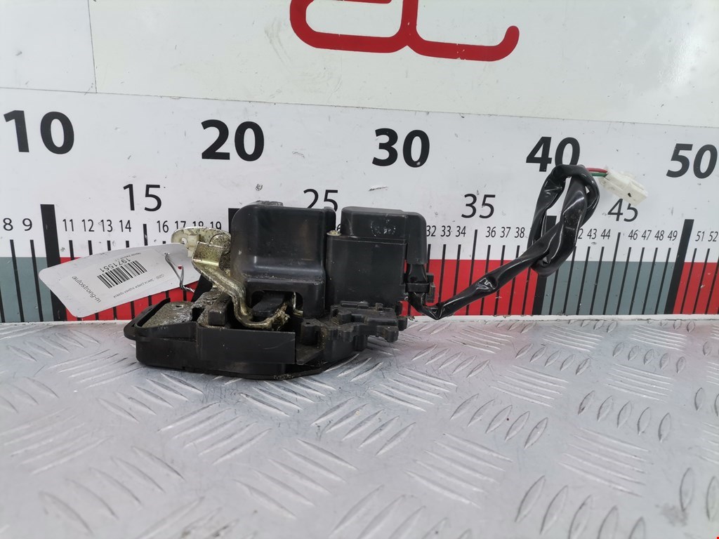 Замок двери задней правой MAZDA Xedos 6 1992-1999