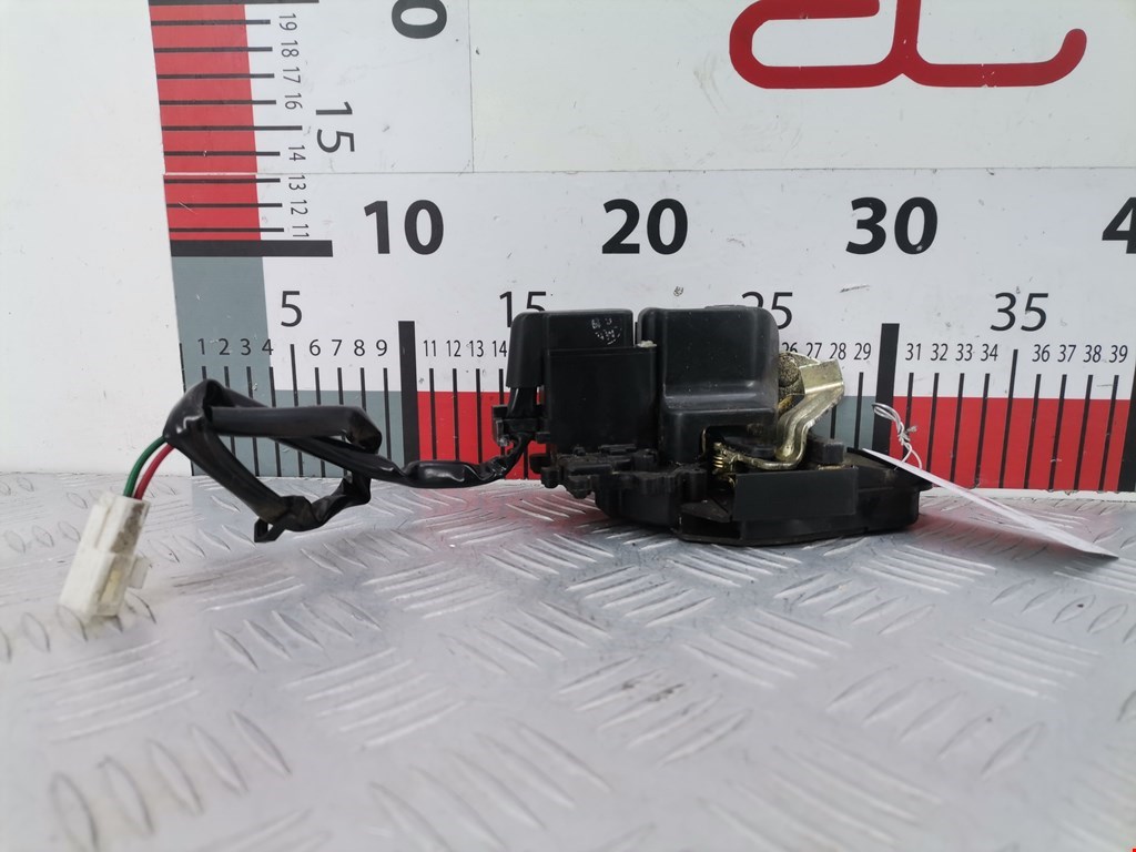 Замок двери задней левой MAZDA Xedos 6 1992-1999