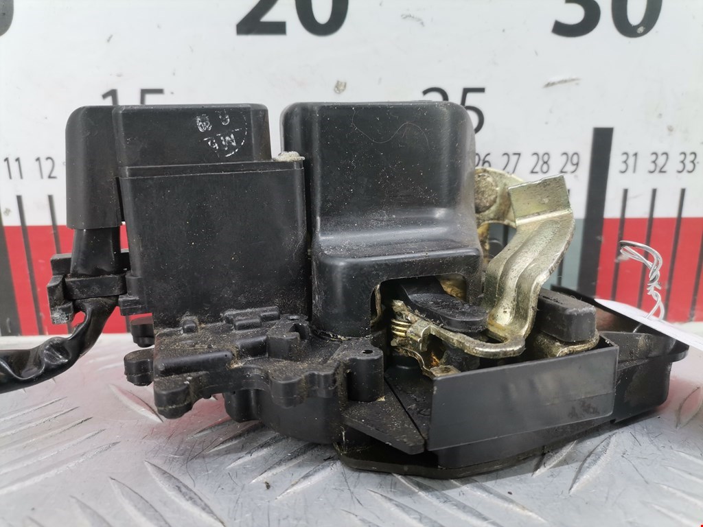 Замок двери задней левой MAZDA Xedos 6 1992-1999