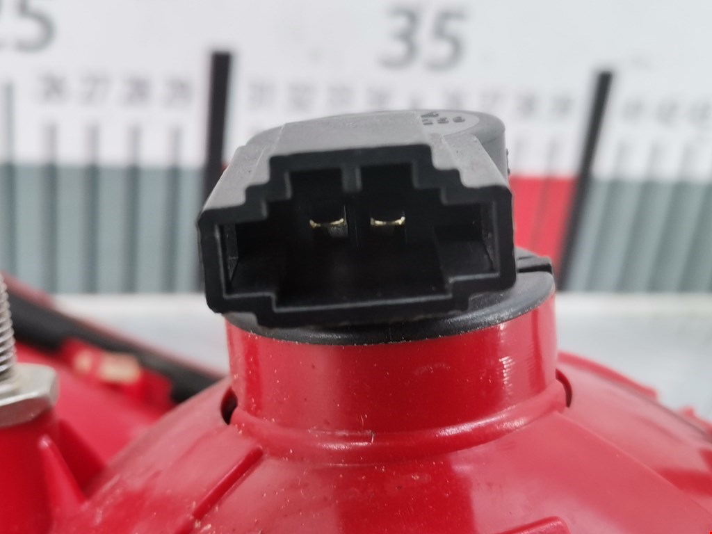 Фонарь задний внутренний левый VOLKSWAGEN Passat B6 2005-2011