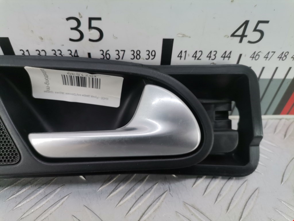 Ручка дверная задняя внутренняя правая VOLKSWAGEN Tiguan 2007-2016