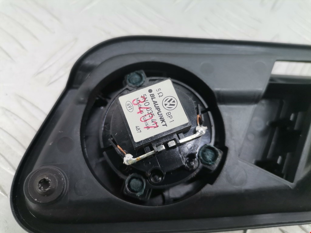 Ручка дверная задняя внутренняя правая VOLKSWAGEN Tiguan 2007-2016