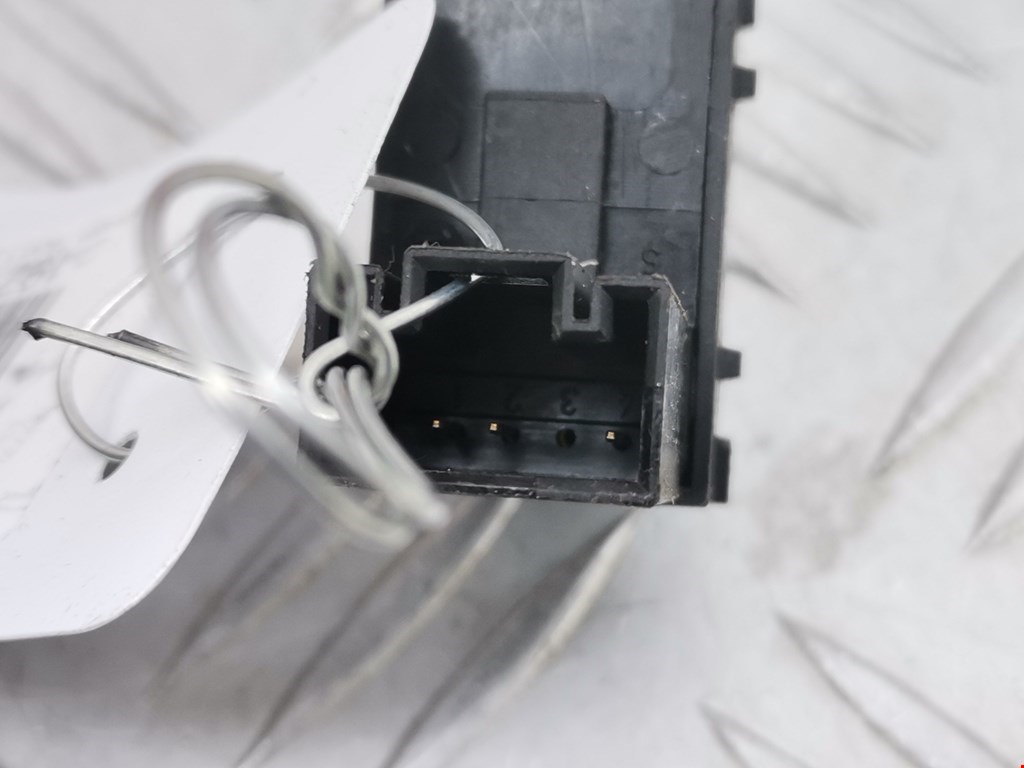 Кнопка стеклоподъемника VOLKSWAGEN Tiguan 2007-2016