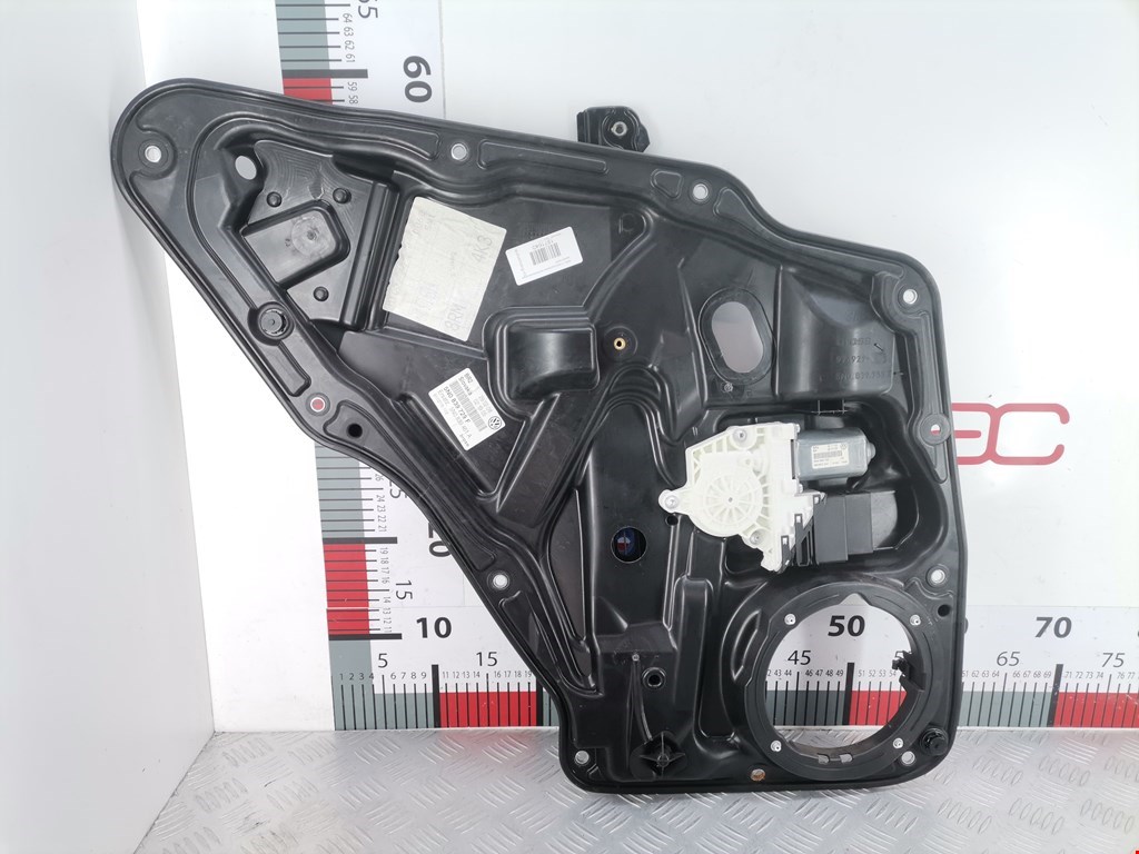 Стеклоподъемник задний левый VOLKSWAGEN Tiguan 2007-2016